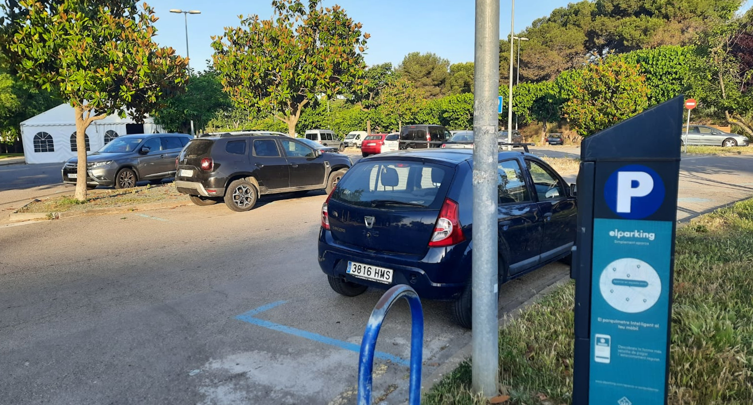 Els vehicles de rènting de Sant Pol també podran obtenir l'adhesiu de la zona blava