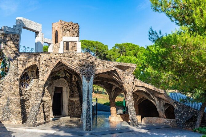 Darrera sortida de l'any de la Gent Gran per visitar la Colònia Güell