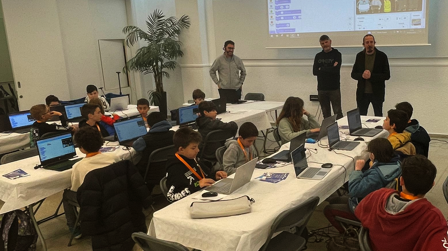 Ja pots jugar als videojocs del primer taller mini-hackató