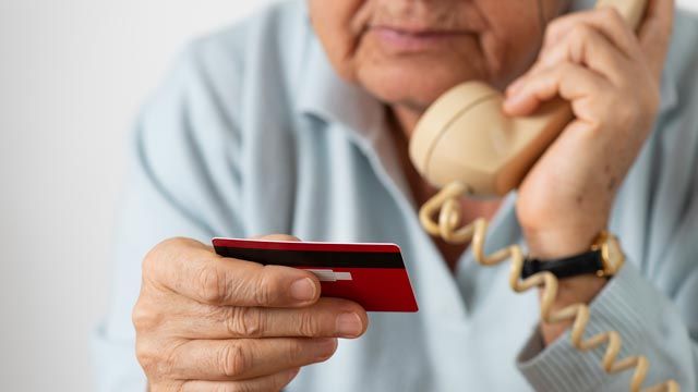 Alerta amb les estafes telefòniques fent-se passar per l'Ajuntament